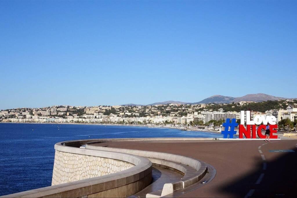 Appartement 2 Chambres Refait A Neuf, Climatise, A 2 Min De La Mer Nizza Exterior foto